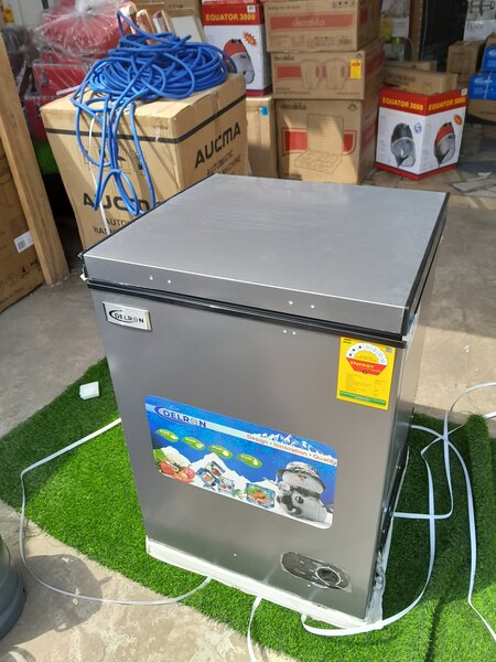 DELRON DURABLE CHEST FREEZER 93 LITRES