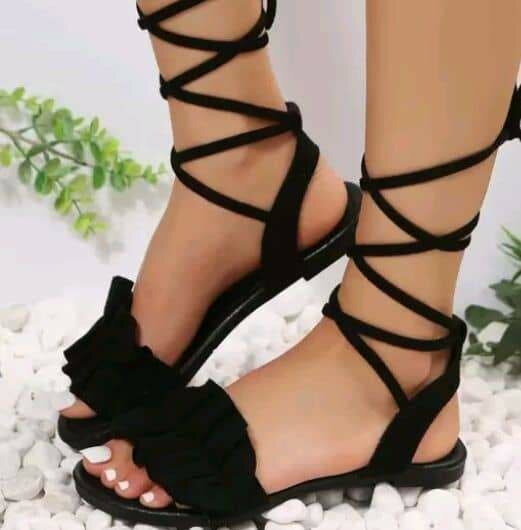 Sandales élégantes en cuir floral