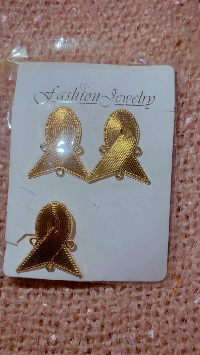 Boucles d'oreilles dorées élégantes