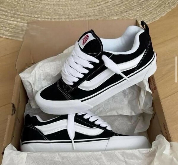 baskets couleur noire, Vans Knu Skool 