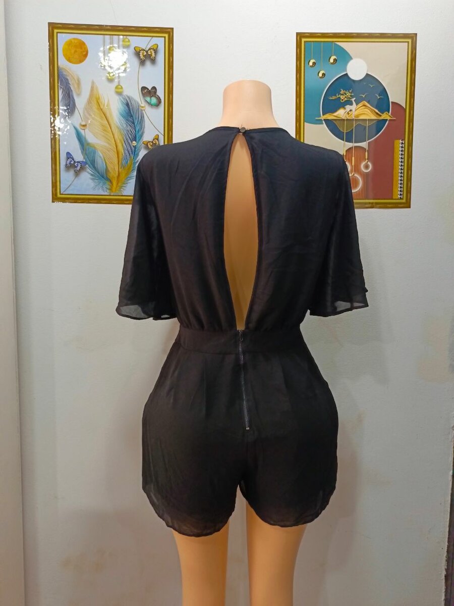 Combinaison noire élégante