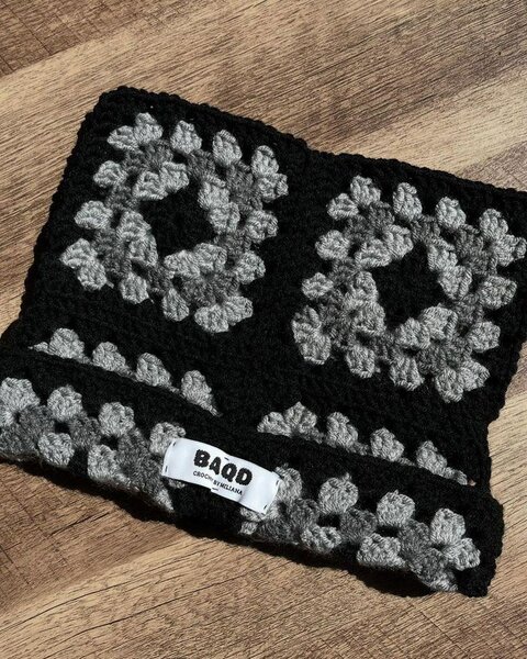 Écharpe en crochet noir et gris