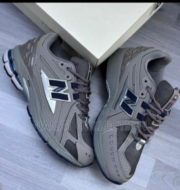 New Balance unisex sneakers