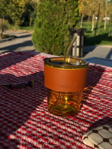 Стекляный стаканчик для соков