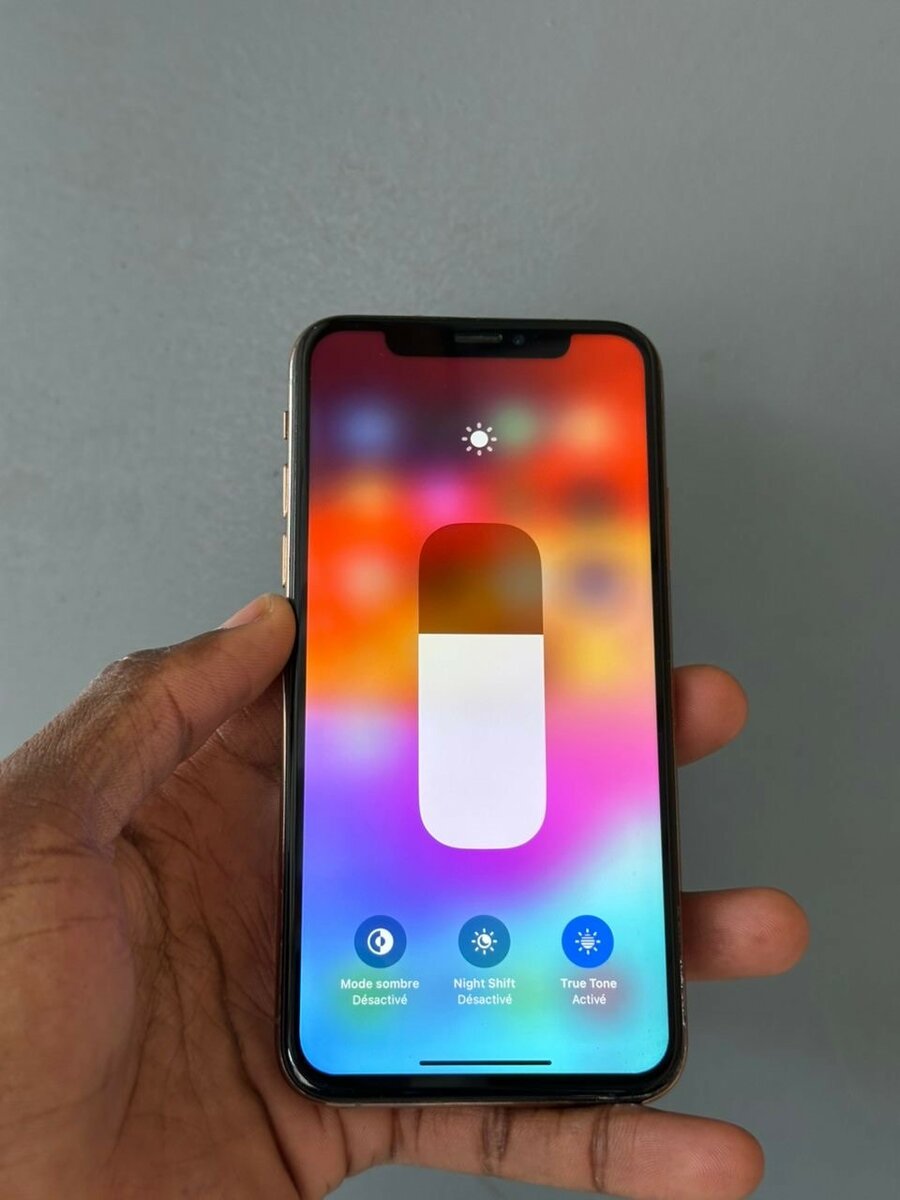 iPhone XS 64giga casineuf très propre