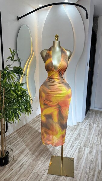 Robe moulante sans manches