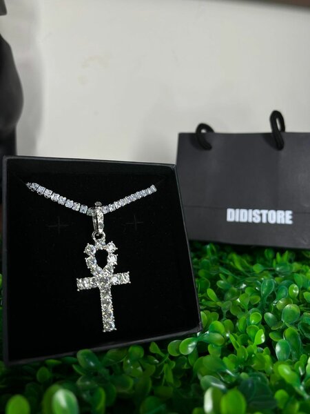 Collier Croix Égyptienne Diamant