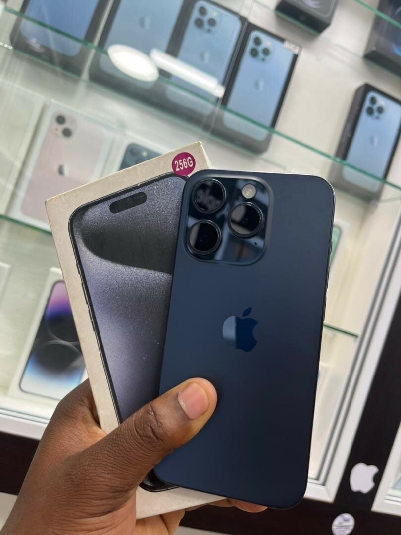 iPhone 15 pro max 256Go
