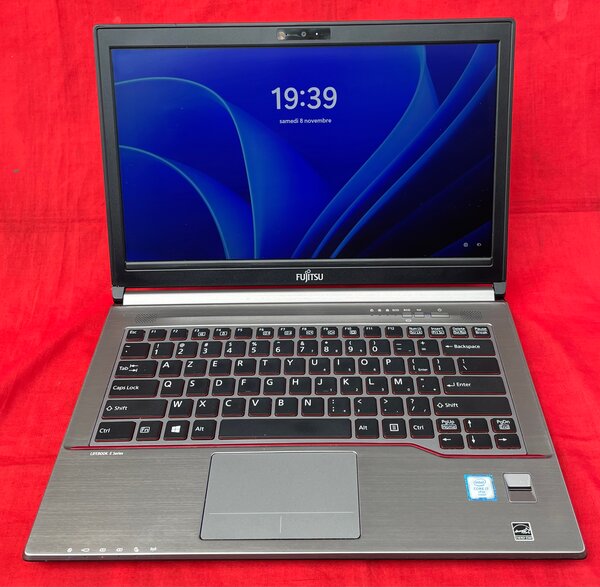 FUJITSU LIFEBOOK E746 (i7)