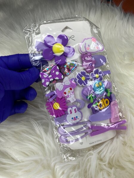 Girls hair clips (70gh for the whole set)