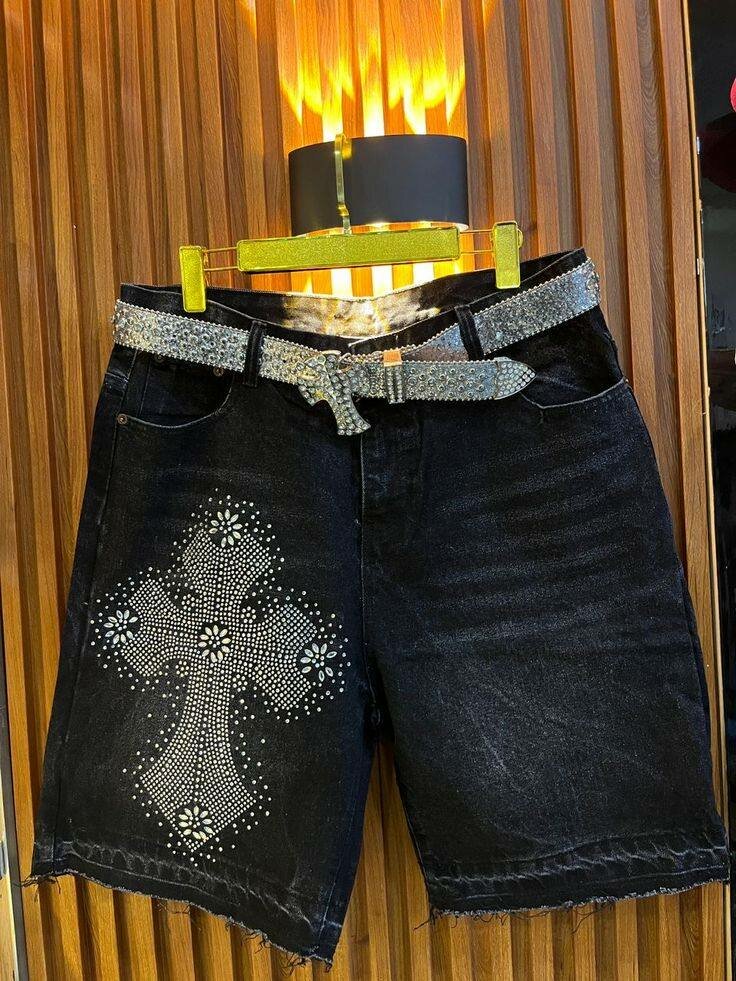 Shorts en jean avec motifs croisés
