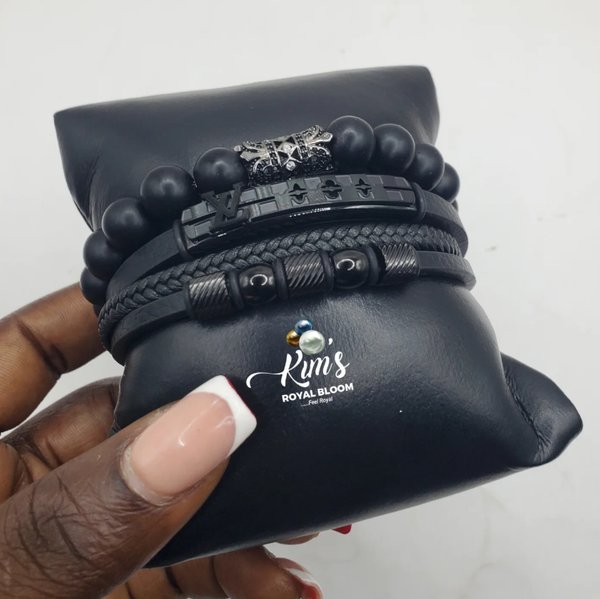 Bracelet with beaded gemstones