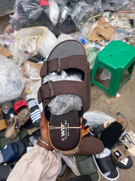 Sandales en cuir unisexes élégantes