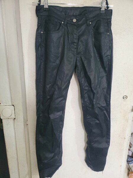 Pantalons noirs élégants en cuir