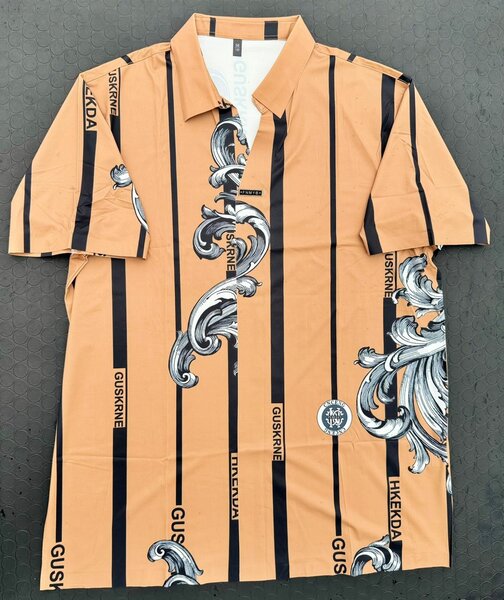 Chemise à motifs géométriques