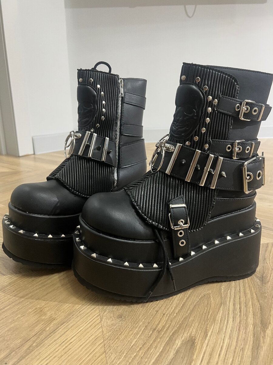 Зимние ботинки с платформой