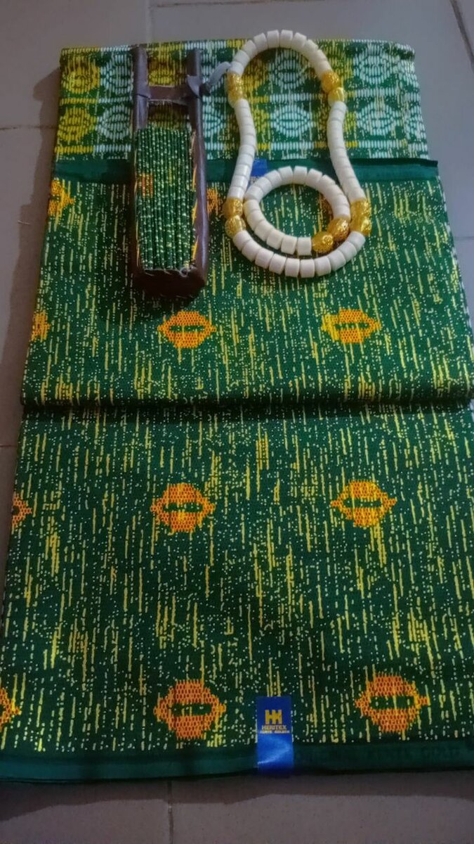 Pagne kenté avec accessoires
