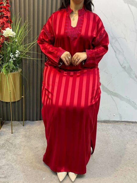 Robe élégante rouge femme