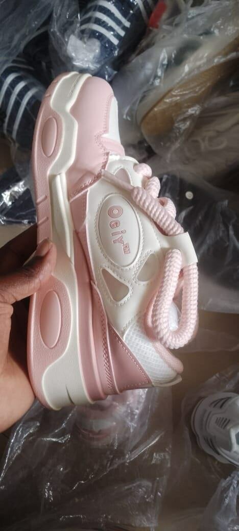 OGIY et autres chaussures disp