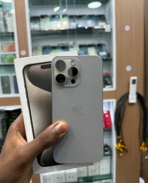 Iphone  15 pro max 128GB Gris