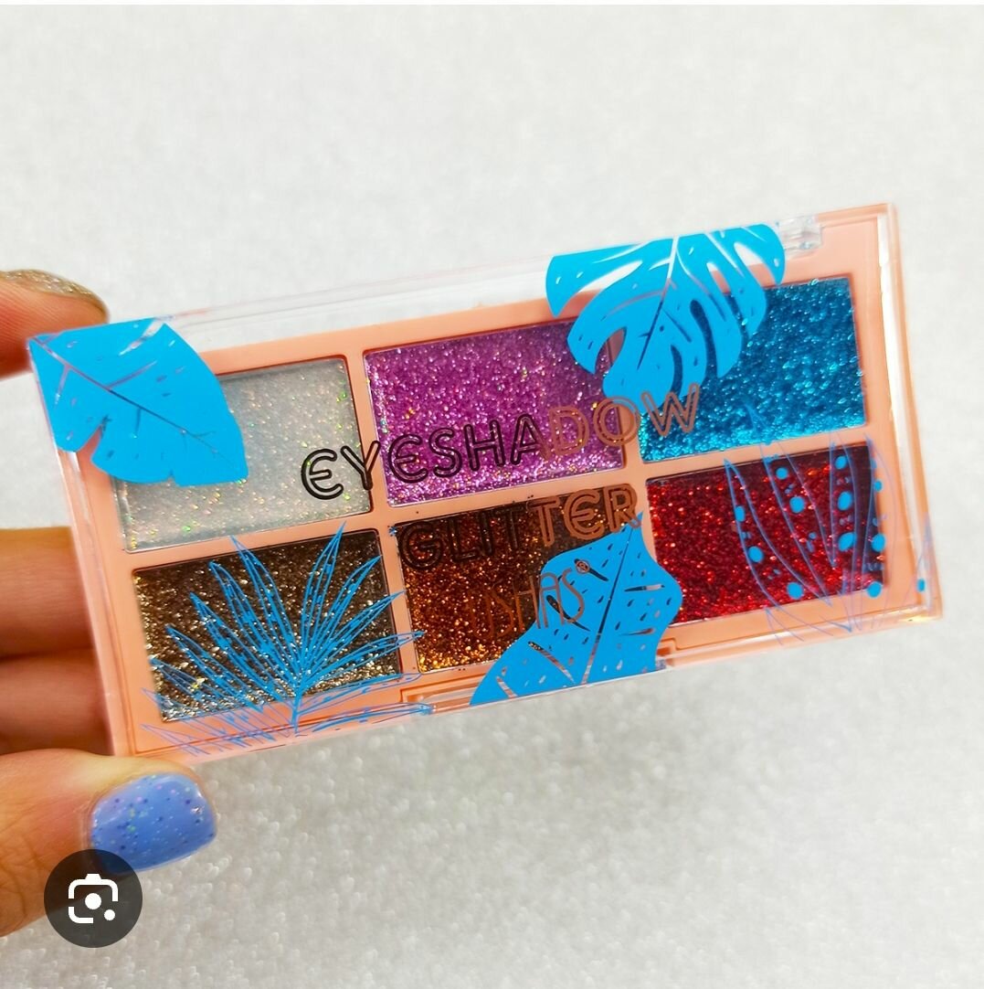 Palette de fards à paupières à paillettes