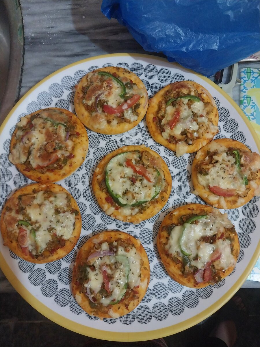 Cheesy Mini Pizza