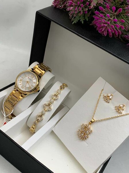 CURREN WATCH WITH BRACELET AND EARRINGS.