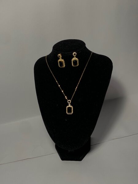 Ladies necklace set