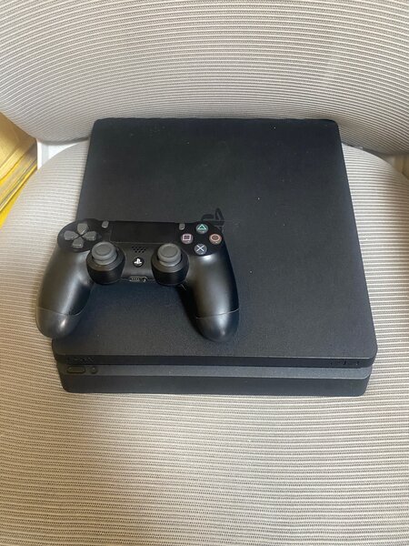 Console PS4 Slim avec Manette