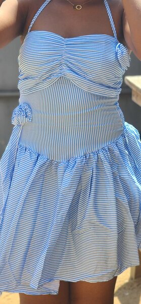 Robe d'été rayée bleue