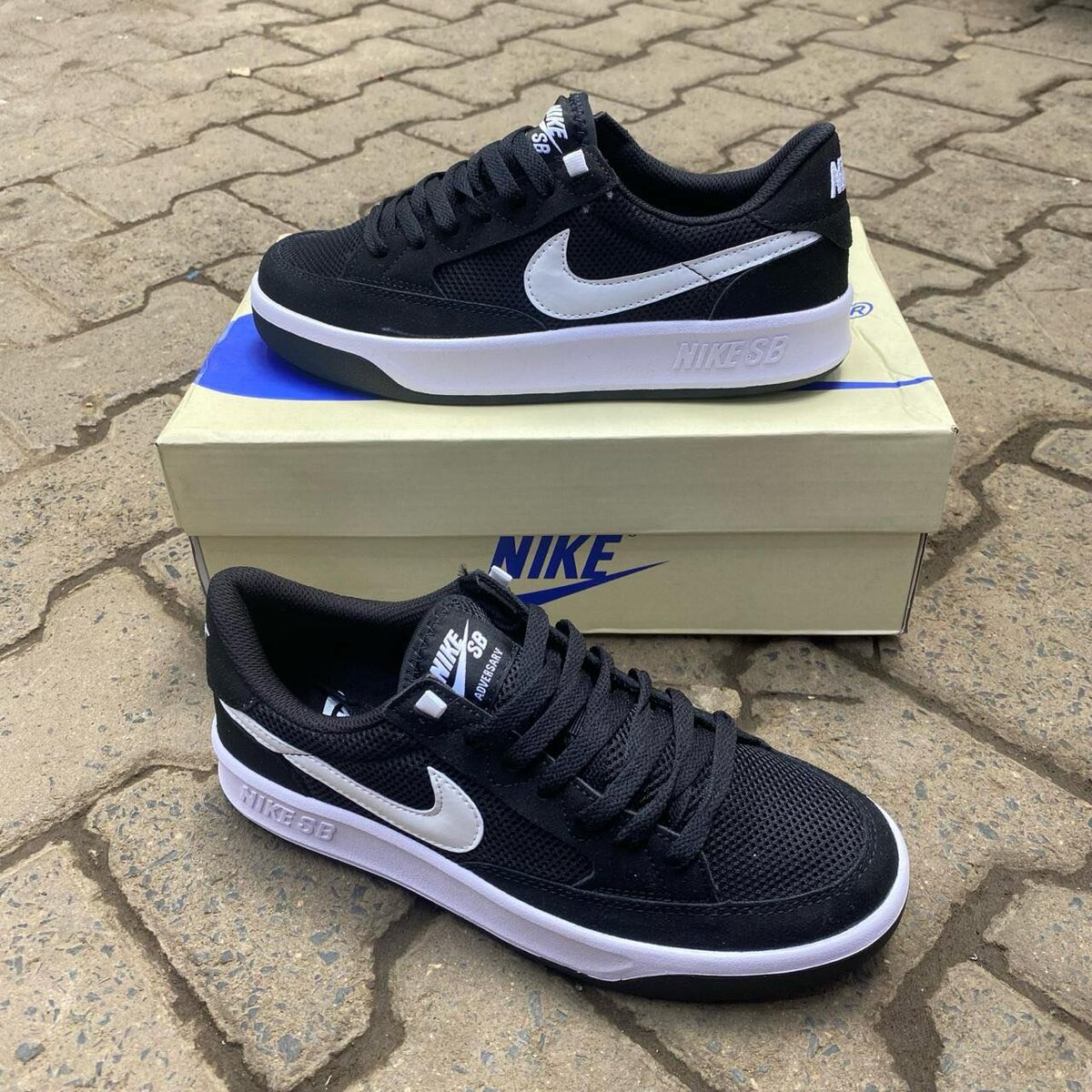 Nike sb Adversary