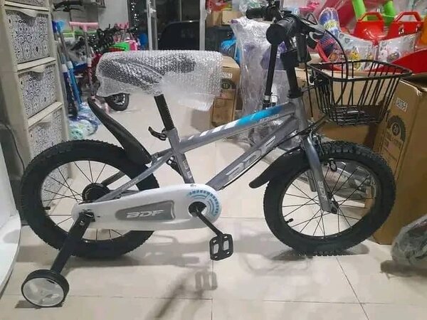 Vélo Enfant avec Stabilisateurs