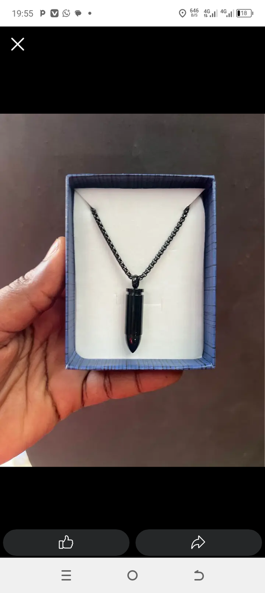 Collier Pendentif Noir Élégant