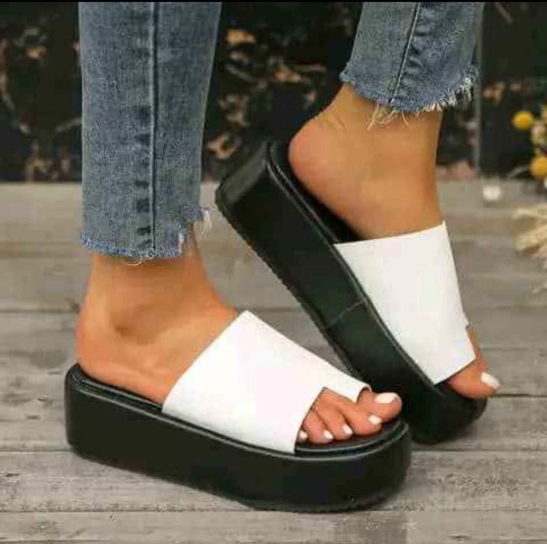 Claquettes plate-forme colorées pour femmes