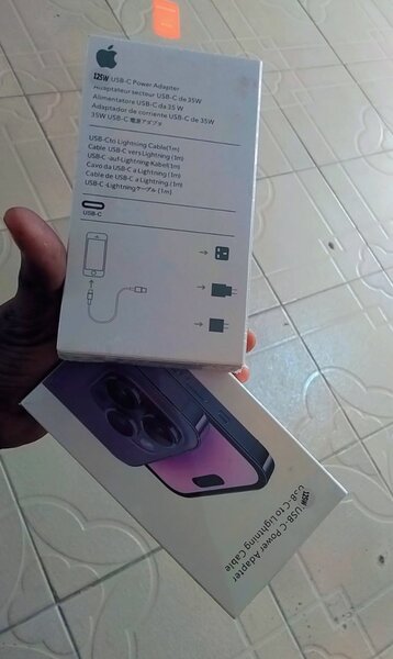 Charger iPhone 14 pro max