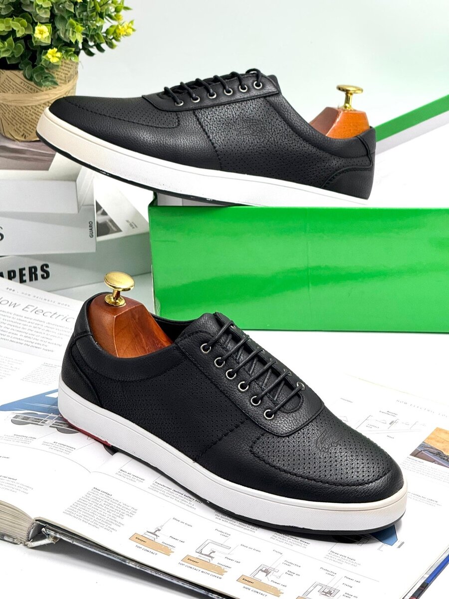 LACOSTE BLACK AND WHITE