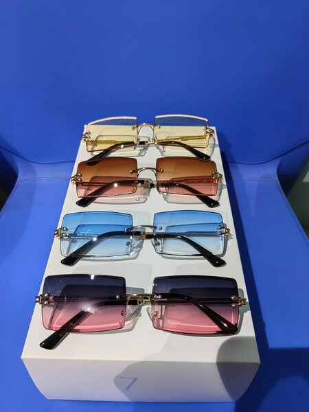 Lunettes de soleil colorées