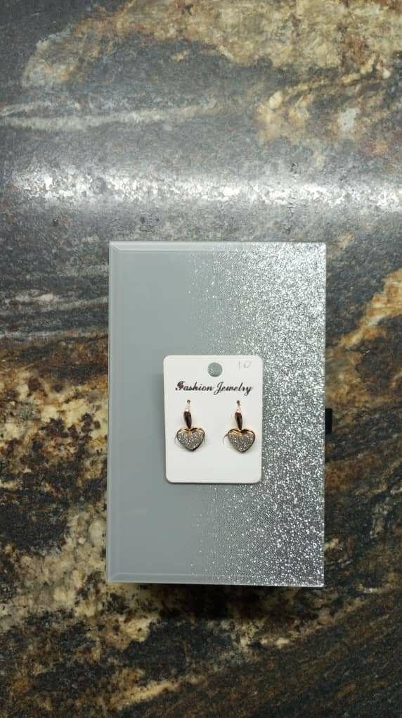 Стильные серьги высокого качества