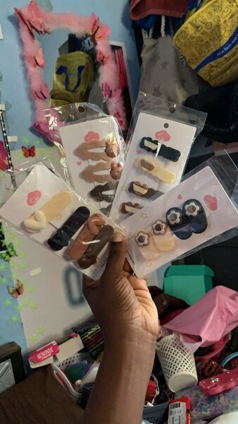 Choco Pinterest mini hair clips