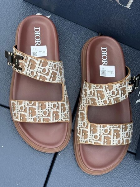 Sandales Dior style boucles élégantes