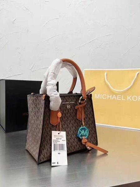 Бренд: Michael Kors