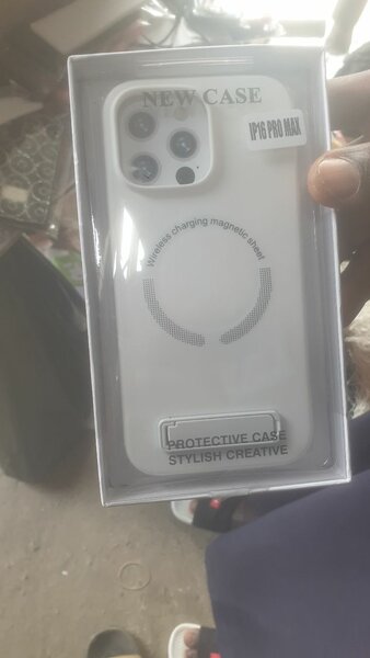 Coque MagSafe iPhone 15 Pro Max