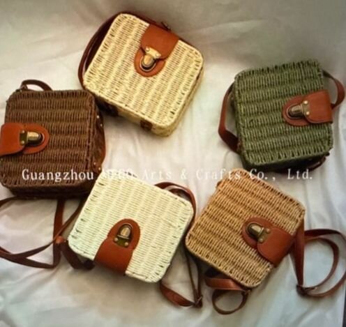 Сумочка плетёная.