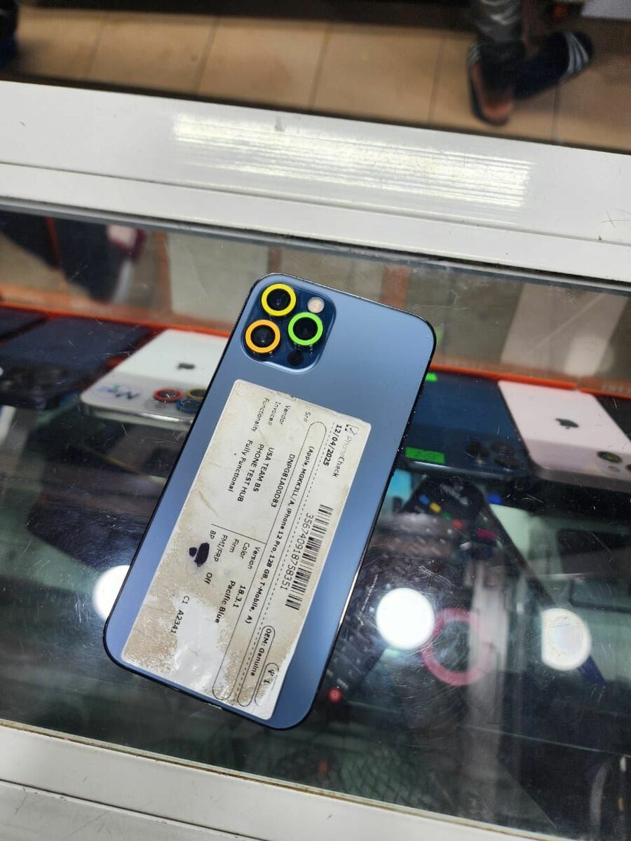 12 pro 128giga Casi neuf retou