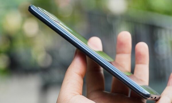 Smartphone OPPO A15 élégant