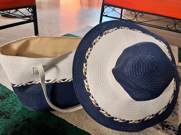 Élégant Ensemble Chapeau et Sac Plage