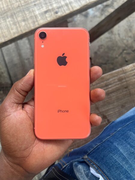 iPhone XR Rouge Corail