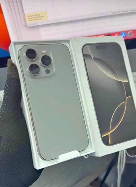 IPHONE 16 PRO MAX AMÉRICAIN