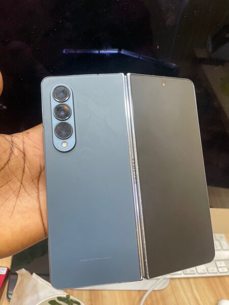 Samsung Zfold 4 256gb tache sur écran