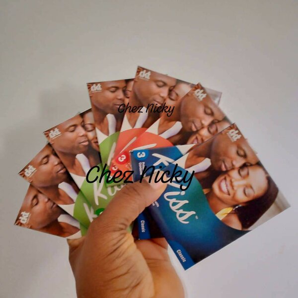 Lot de 12 préservatifs kiss